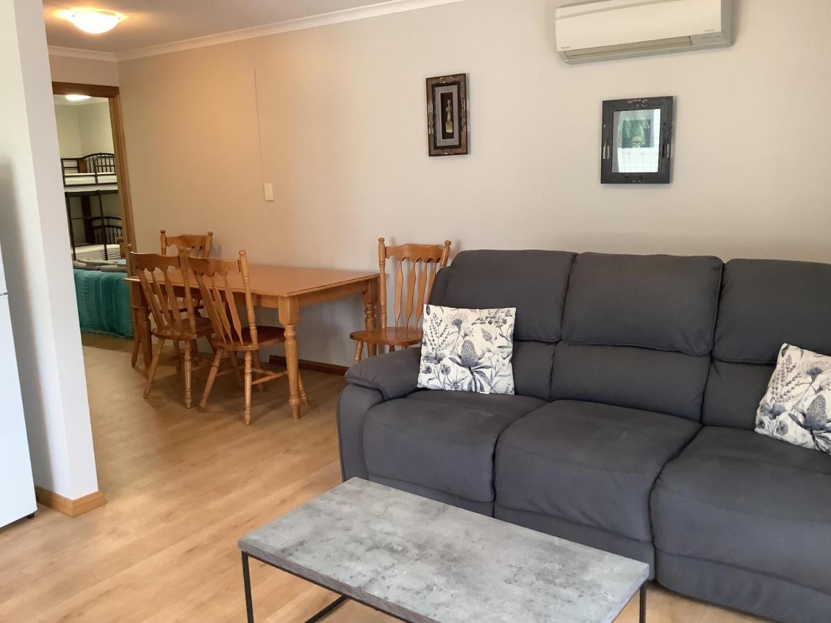 Millicent Lakeside Caravan Park Hotel ภายนอก รูปภาพ