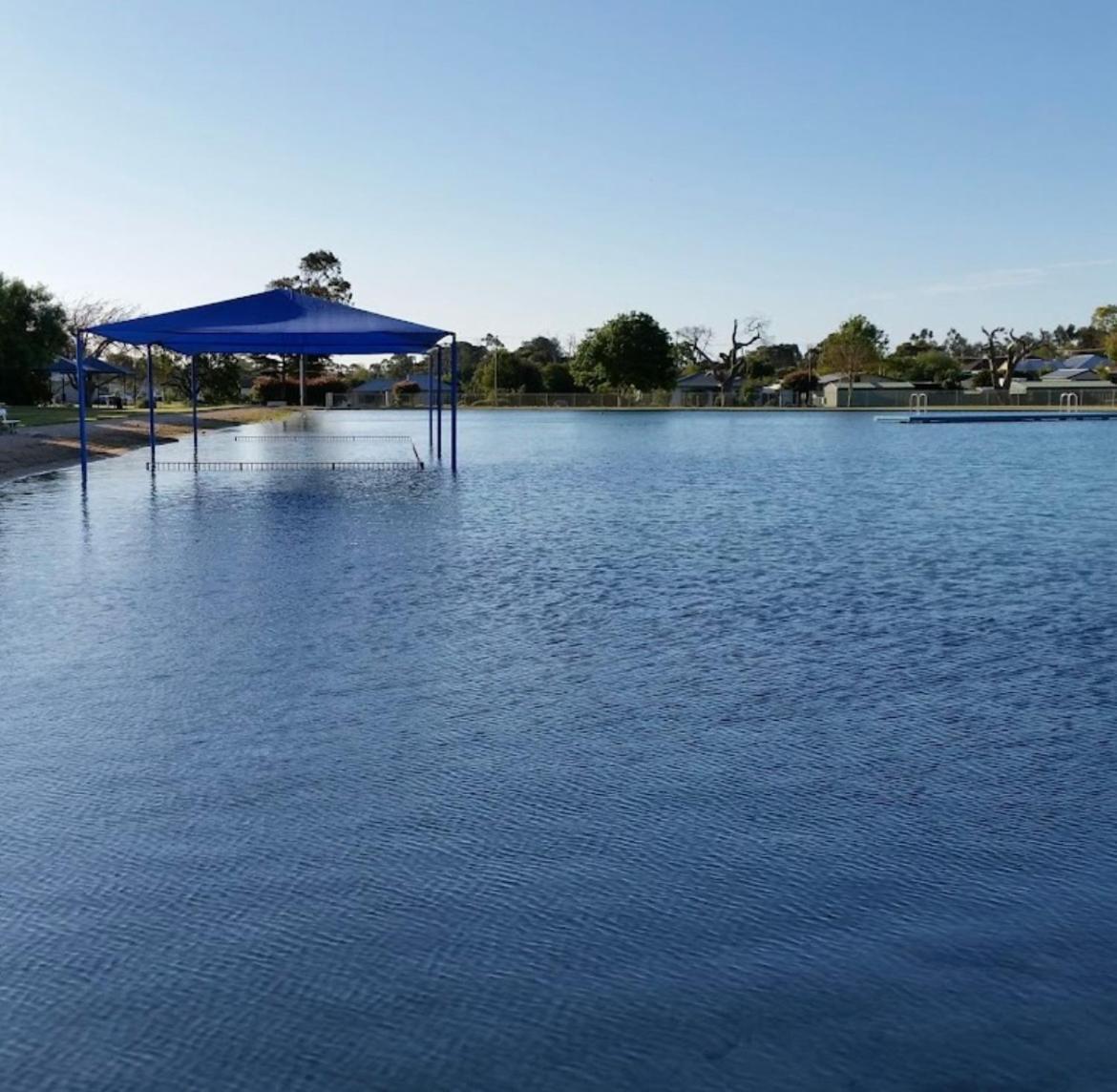 Millicent Lakeside Caravan Park Hotel ภายนอก รูปภาพ