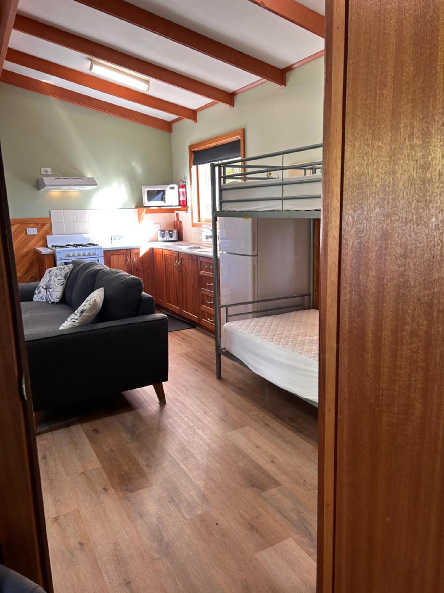 Millicent Lakeside Caravan Park Hotel ภายนอก รูปภาพ