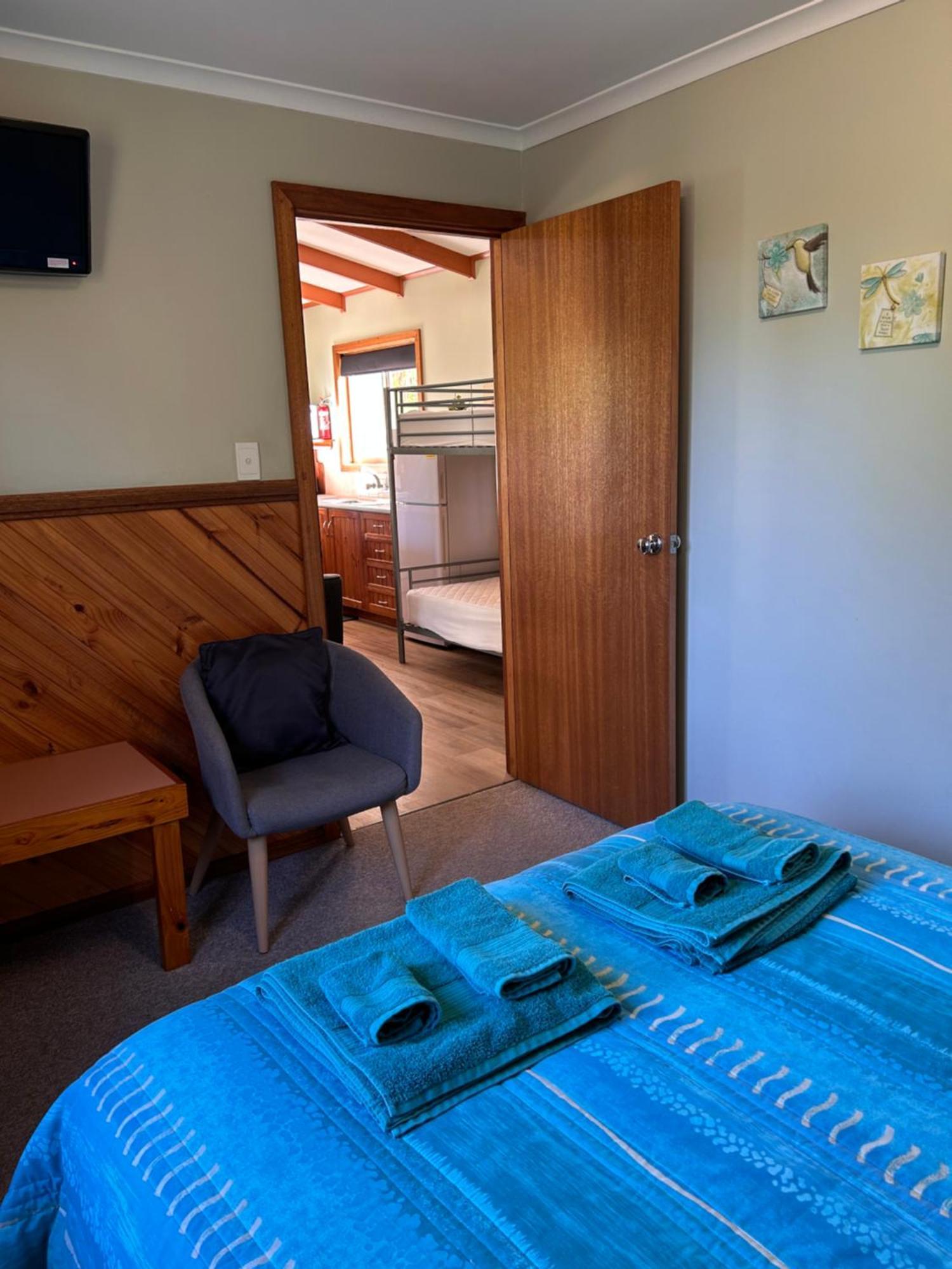 Millicent Lakeside Caravan Park Hotel ภายนอก รูปภาพ