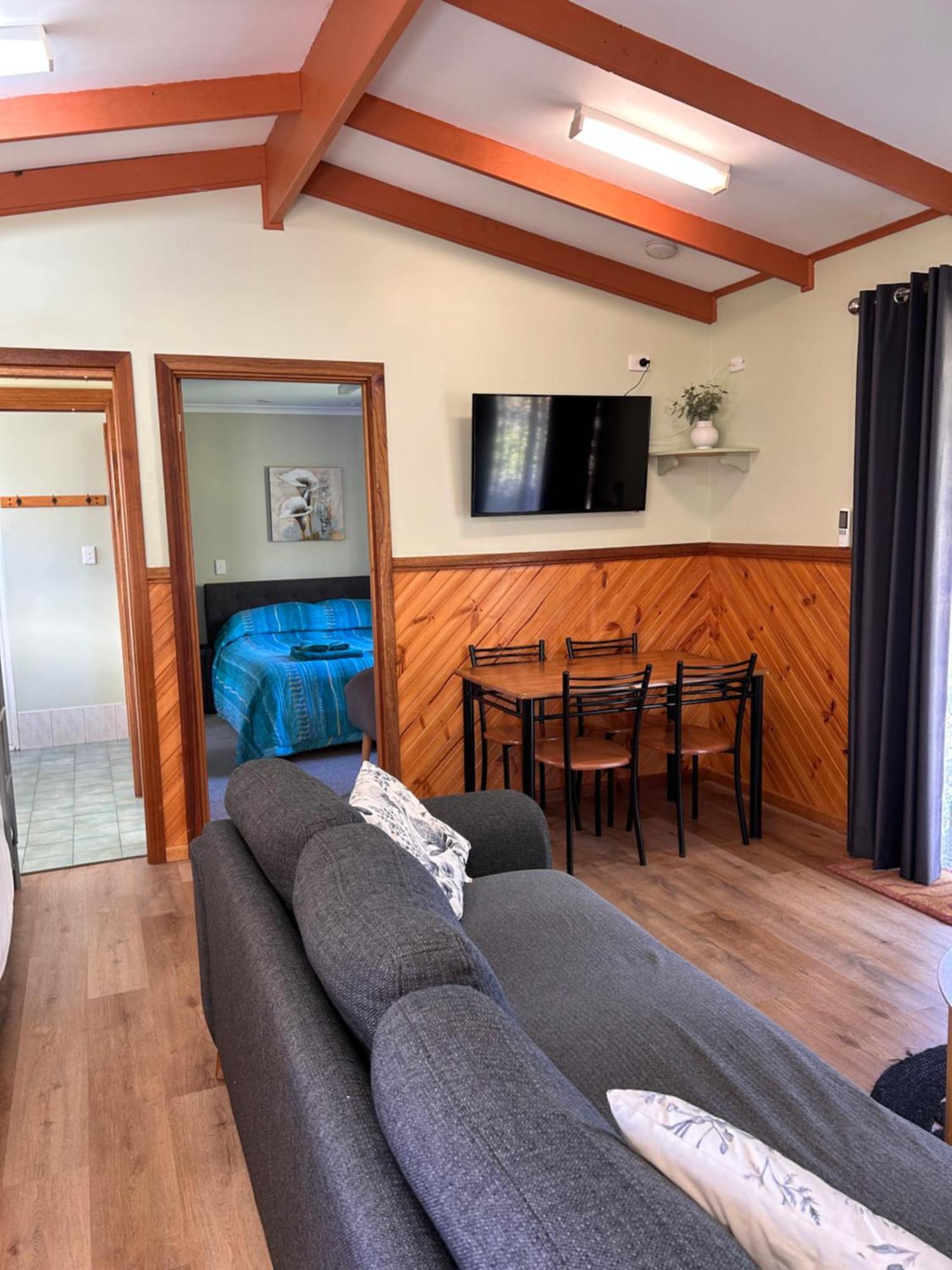 Millicent Lakeside Caravan Park Hotel ภายนอก รูปภาพ