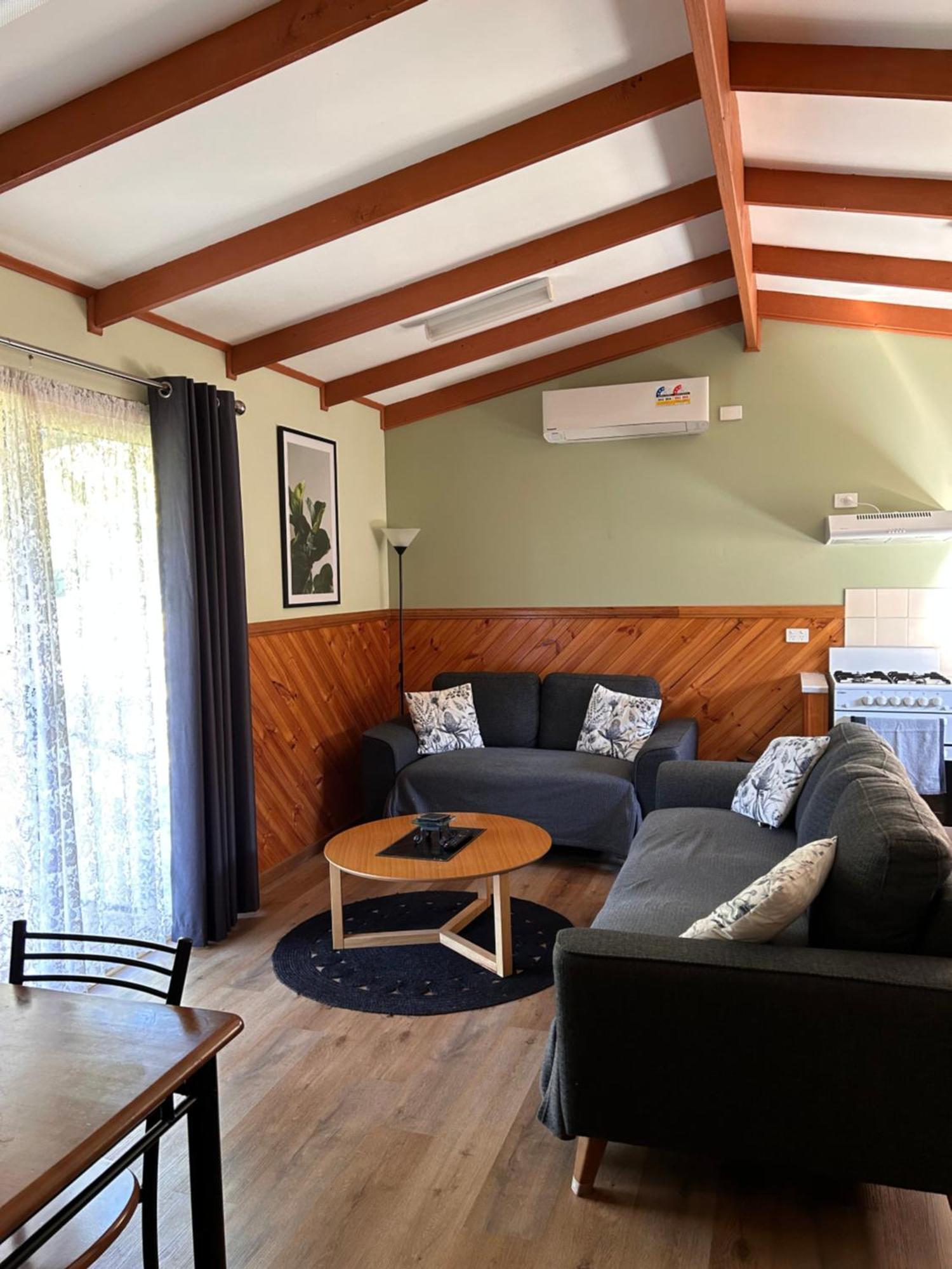 Millicent Lakeside Caravan Park Hotel ภายนอก รูปภาพ