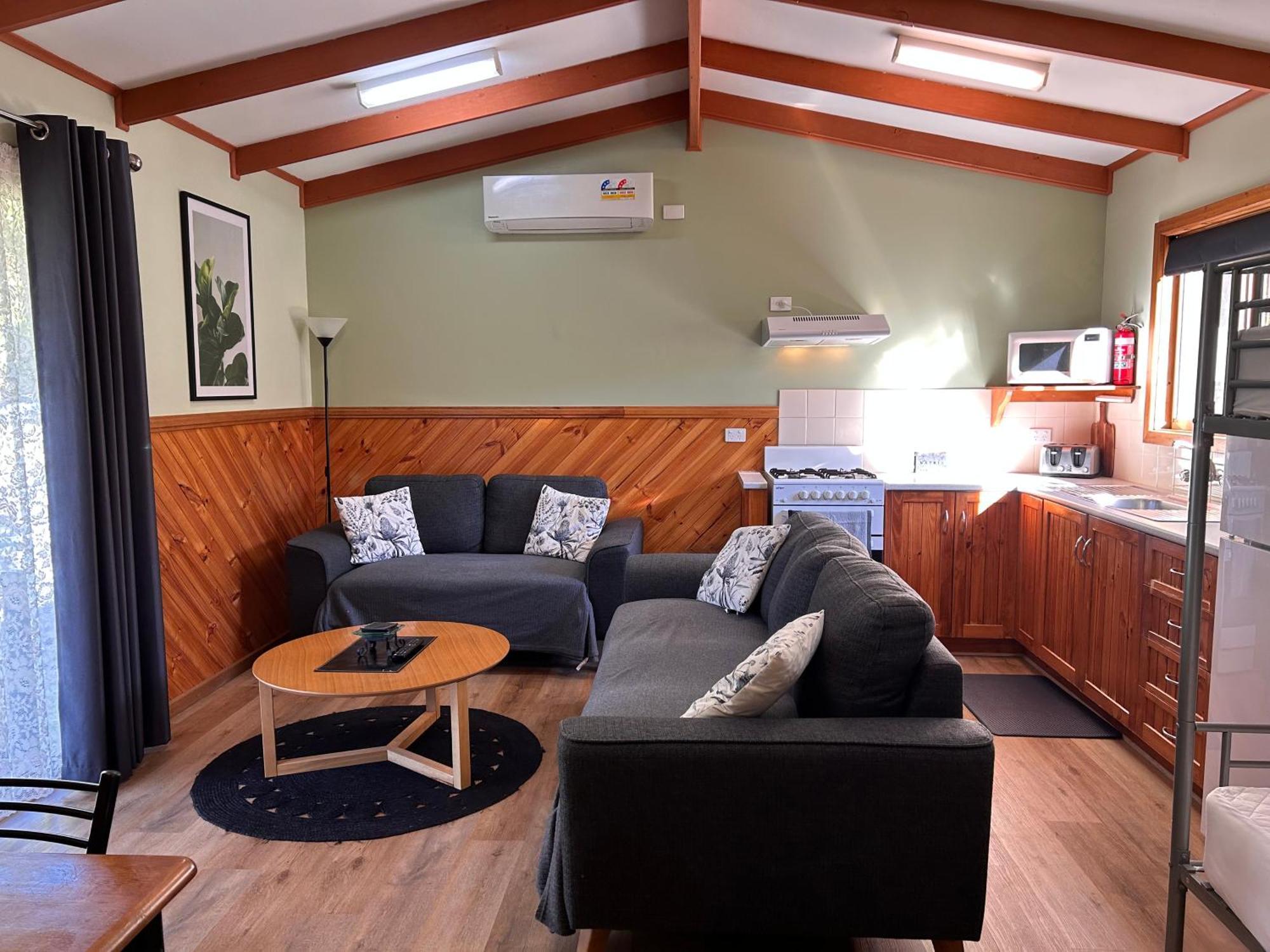 Millicent Lakeside Caravan Park Hotel ภายนอก รูปภาพ