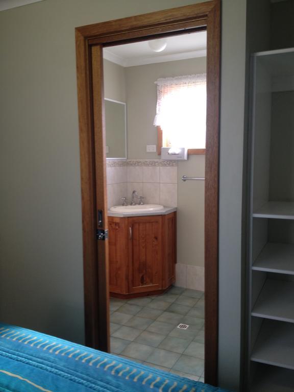 Millicent Lakeside Caravan Park Hotel ภายนอก รูปภาพ
