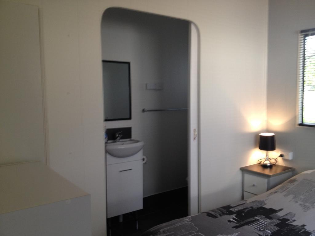 Millicent Lakeside Caravan Park Hotel ภายนอก รูปภาพ