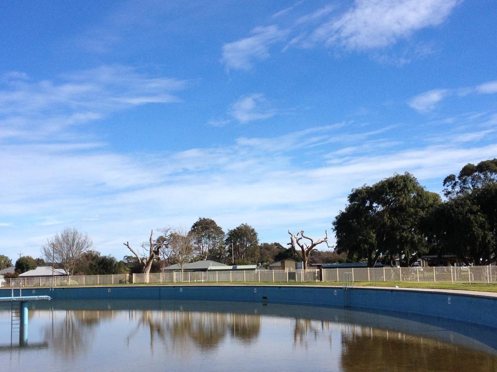 Millicent Lakeside Caravan Park Hotel ภายนอก รูปภาพ