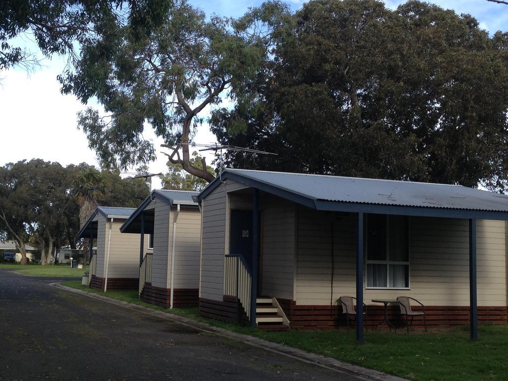 Millicent Lakeside Caravan Park Hotel ภายนอก รูปภาพ